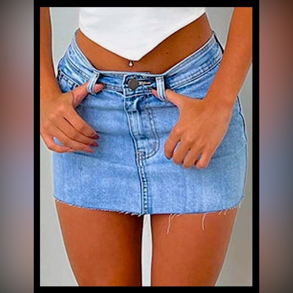Just Quella Women's High Waisted Jean Skirt Fringed Slim Fit Denim Mini Skirt - Picture 2 of 14